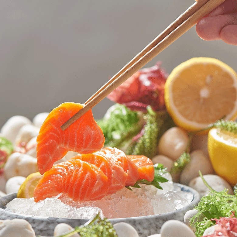 SALMON SASHIMI