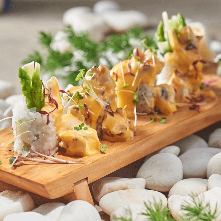 CHALONG BAY ROLL